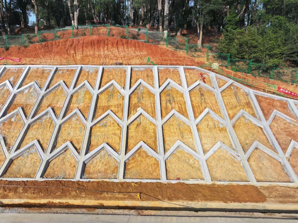 陜煤建設(shè)西北分公司：攻堅克難啃“骨頭”、邊坡治理顯成效