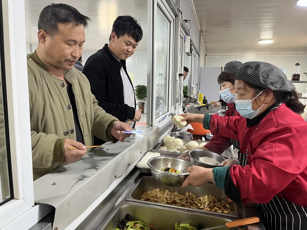 陜煤建設(shè)礦建三公司：冬季施工“有溫度”，后勤保障“暖人心”