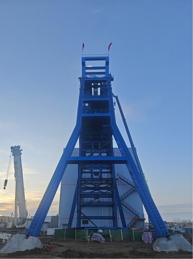 陜煤建設(shè)機電安裝公司胡家河煤礦二號風井及附屬工程二號進風立井井架工程順利完工