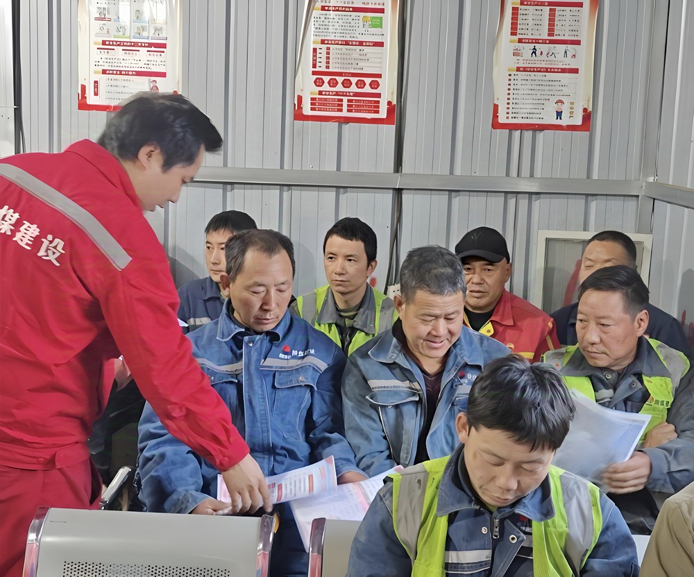 陜煤建設(shè)礦建二公司安裝項目部：百日活動添新彩，消防宣傳駐防線