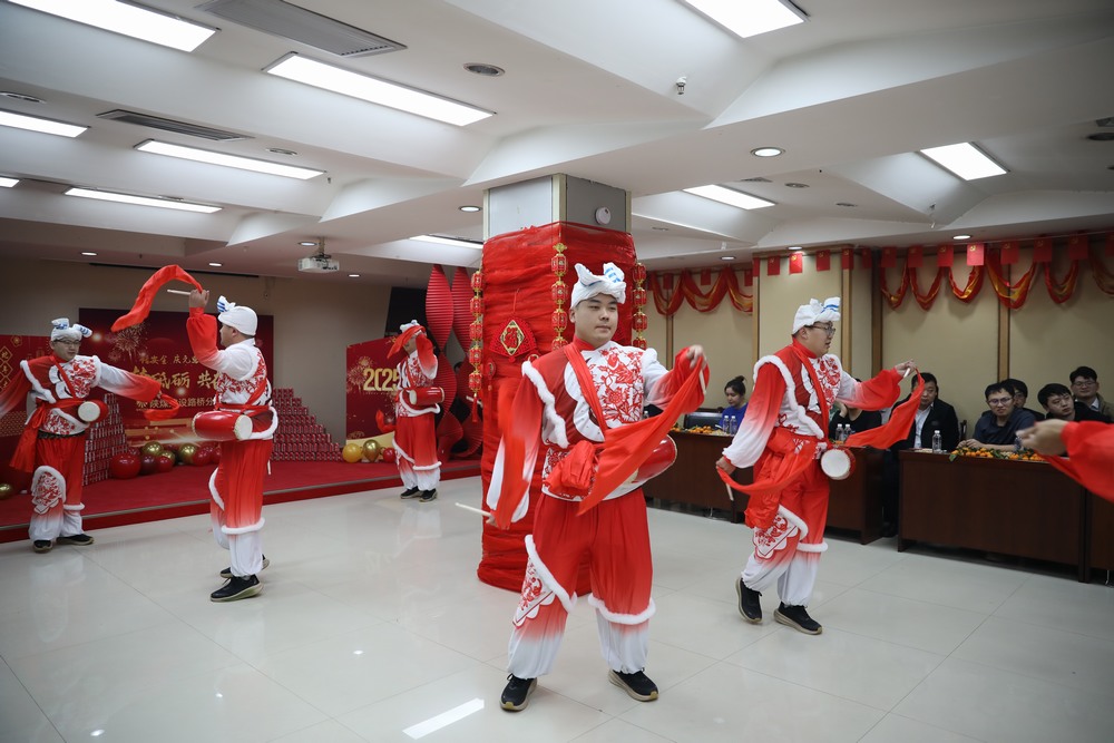 陜煤建設(shè)路橋分公司開(kāi)展“話安全、慶元旦、迎新春”游藝聯(lián)歡會(huì)