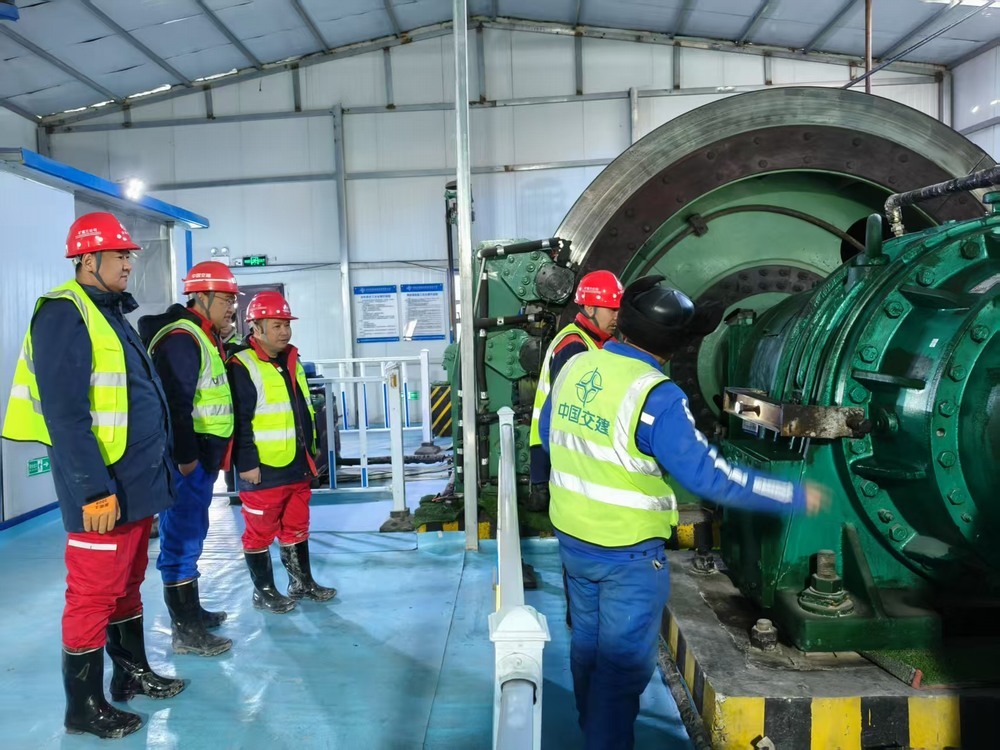 人勤春來早 奮斗正當(dāng)時