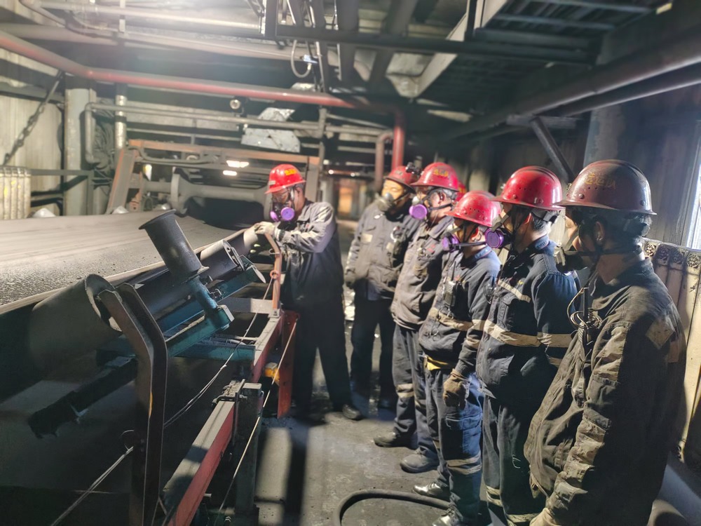 陜煤建設洗選煤運營公司澄合山陽運營項目部：擰緊班組“安全閥”，奏響生產“交響曲”