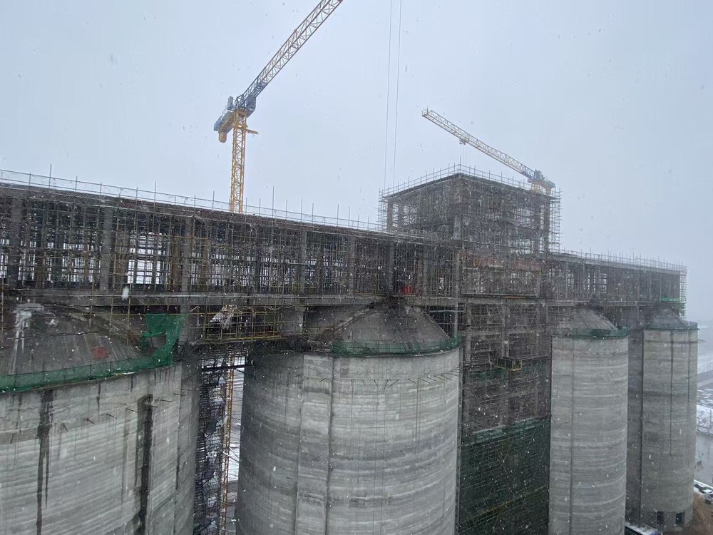 陜煤建設(shè)第二直屬項(xiàng)目部：43.8米高空鏖戰(zhàn)，攻克原煤倉施工“硬骨頭”