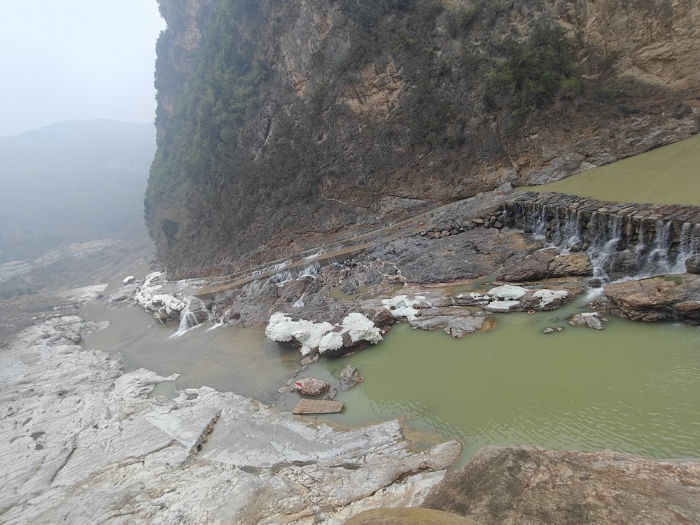 山水間的精神渡口