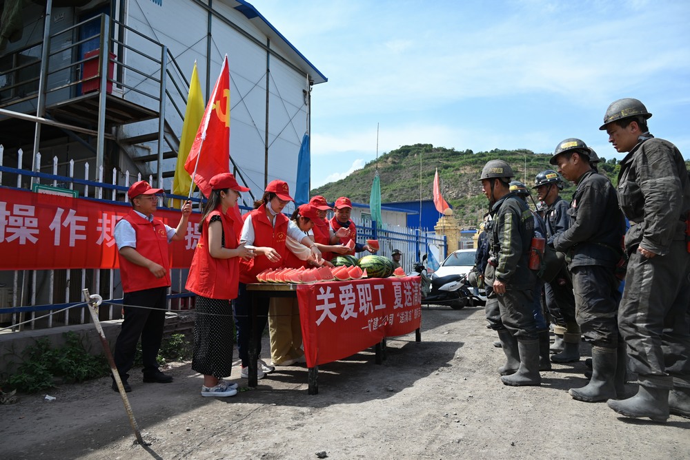 ?陜煤建設(shè)礦建二公司：工會全方位服務(wù)，構(gòu)筑企業(yè)發(fā)展堅實后盾