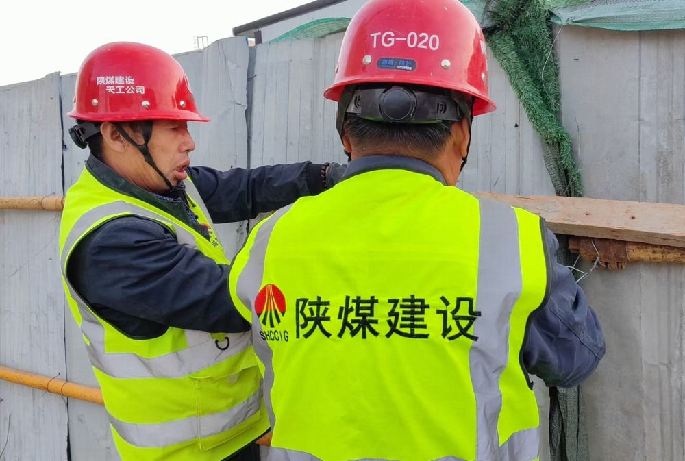 北極塬上筑堡壘，抗風(fēng)護(hù)安顯擔(dān)當(dāng)