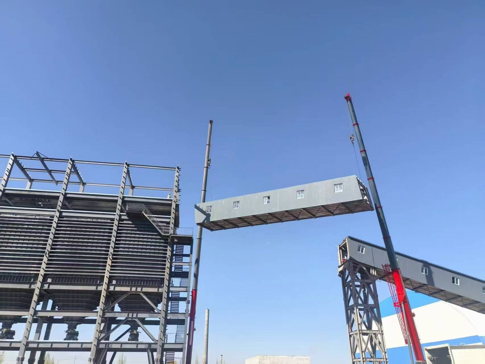 陜煤建設(shè)天工公司新疆第一項目部：雙機協(xié)作展絕技，棧橋凌空貫長虹