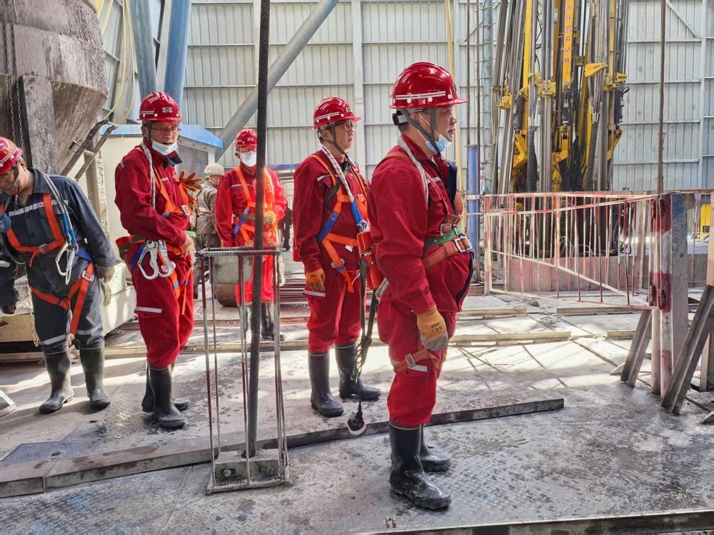 嚴(yán)督查 補(bǔ)漏洞 強(qiáng)落實-陜煤建設(shè)礦建二公司扎實開展機(jī)電專項整治第二階段工作