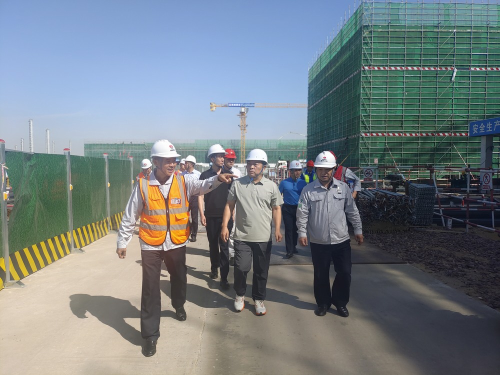 徐五才深入陜煤建設(shè)榆林化學(xué)二期一階段項目調(diào)研指導(dǎo)