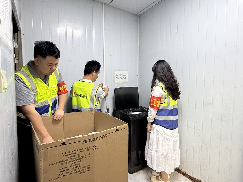 關(guān)愛(ài)細(xì)流潤(rùn)心田 凝心聚力促發(fā)展