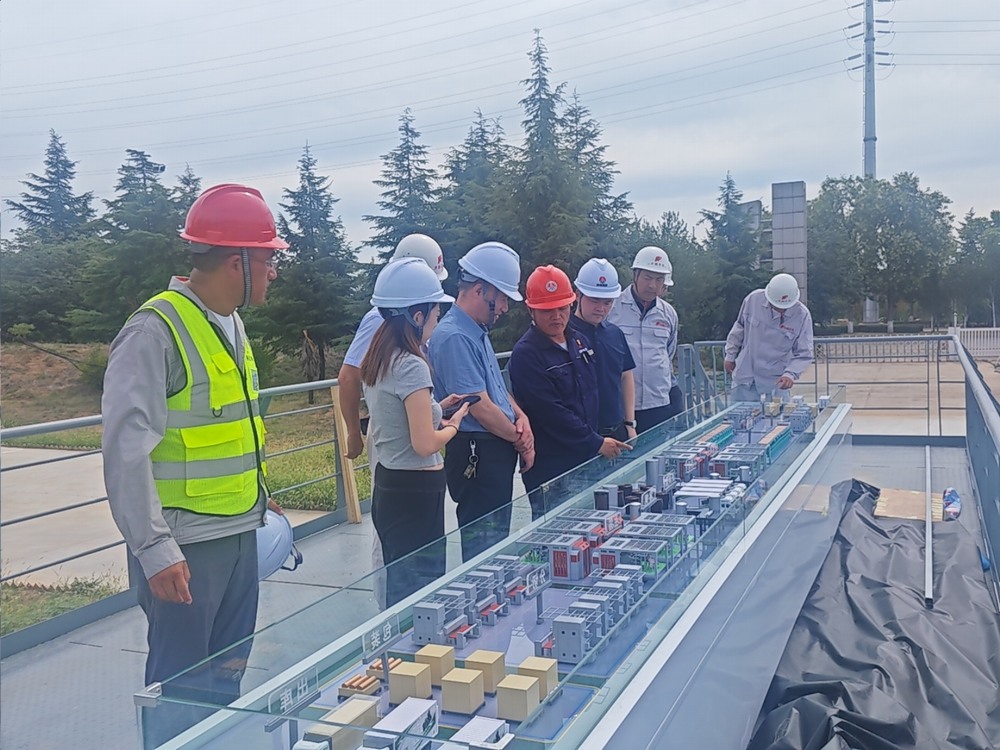 陜煤集團(tuán)基本建設(shè)管理部高級(jí)主任師黃社民一行蒞臨陜煤建設(shè)承建的年產(chǎn)四萬噸高檔鋰電電解銅箔項(xiàng)目檢查指導(dǎo)工作