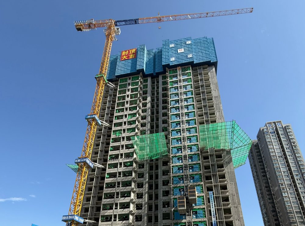 安居夢再進(jìn)一步！構(gòu)件廠集中安置地項(xiàng)目主體結(jié)構(gòu)圓滿封頂