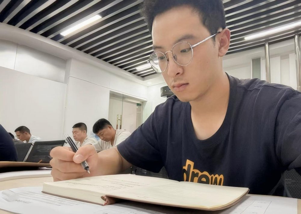 陜煤建設(shè)煤礦運(yùn)營服務(wù)分公司：煤海新兵的成長注腳 青春與建設(shè)的雙向奔赴