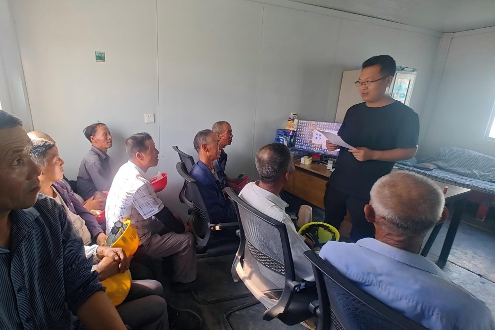 “薪”事落地！陜煤建設(shè)路橋分公司專項監(jiān)督讓農(nóng)民工子女安心上學(xué)