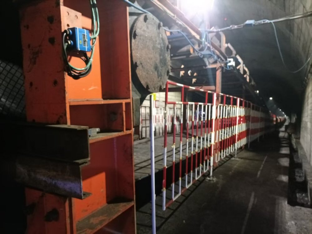 秋實映礦建！陜煤建設(shè)韓城分公司安裝第四項目部 施工的大佛寺礦4煤西部膠帶大巷二部帶式輸送機延伸設(shè)備安裝工程圓滿通過竣工預驗收