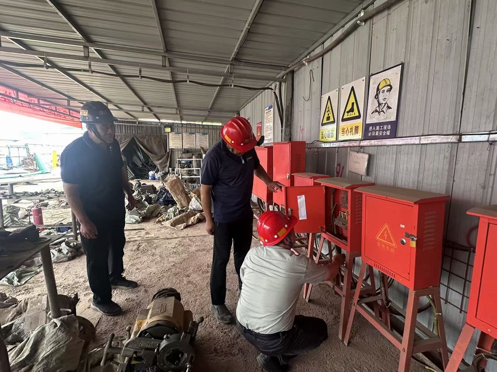 安全生產(chǎn)不放假，應(yīng)急值守不“打烊”—陜煤建設(shè)礦建二公司開展“雙節(jié)”期間安全生產(chǎn)大排查