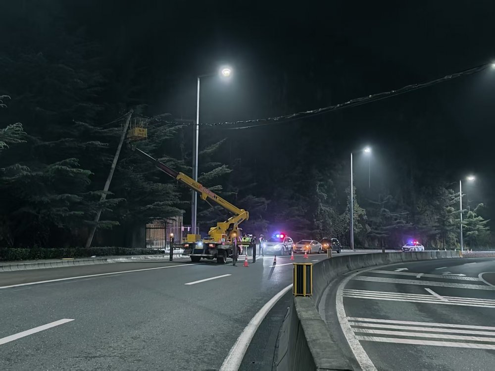 陜煤建設(shè)川耀公司：聞“險”而動排隱患    守護川耀道路平安線