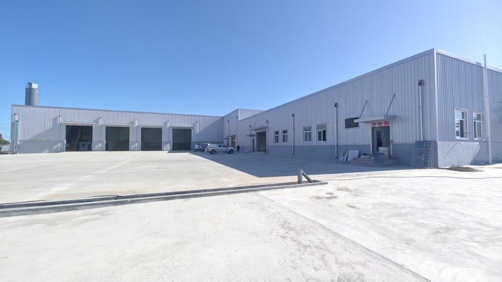 陜煤建設路橋分公司胡家河煤礦二號風井及附屬工程膠輪車庫、材料庫、砂石料庫工程通過預驗收