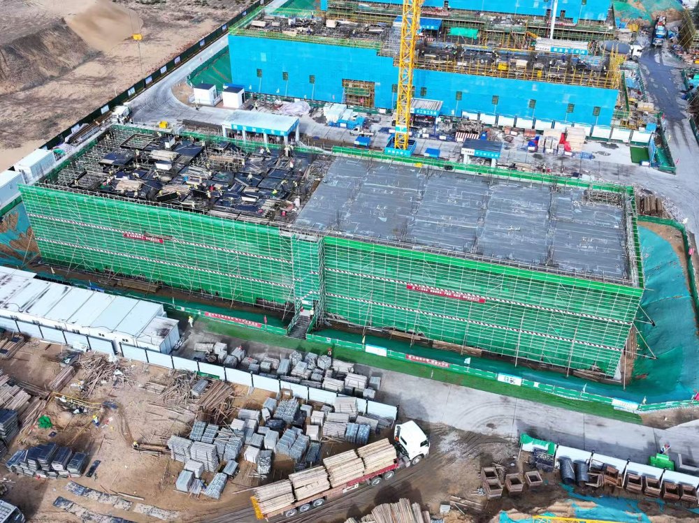 戰(zhàn)荒漠、搶節(jié)點(diǎn)！陜煤建設(shè)天工公司土建第五項(xiàng)目部以“鐵軍擔(dān)當(dāng)”推進(jìn)榆林化學(xué)二期建設(shè)