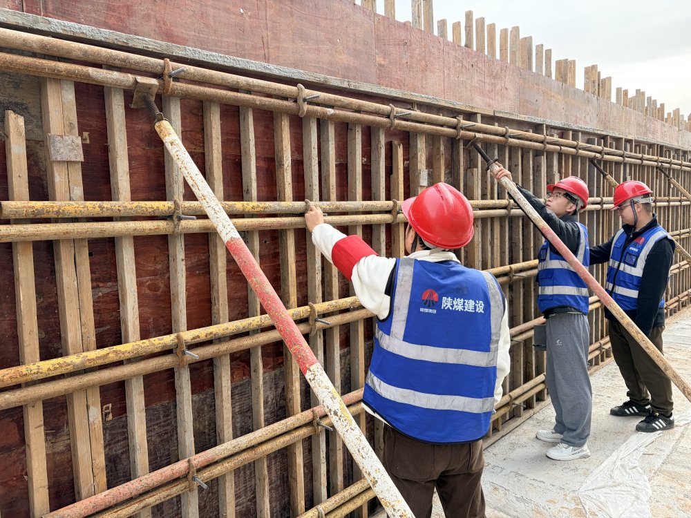 陜煤建設(shè)韓城分公司土建一項(xiàng)目部：青春護(hù)航安全線，百日攻堅(jiān)里的“硬核”擔(dān)當(dāng)