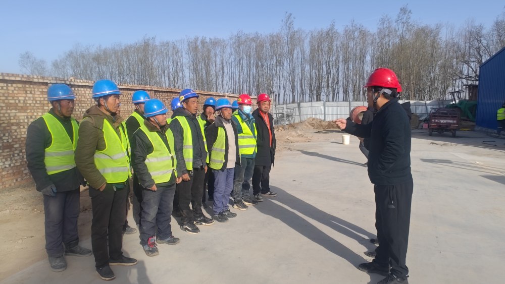 陜煤建設(shè)路橋分公司彬長項目部用行動讓農(nóng)民工“安薪”