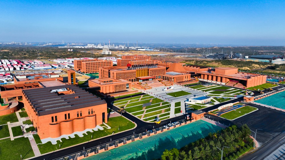 陜煤建設(shè)天工公司承建的榆林化學(xué)1#、2#宿舍樓工程順利通過(guò)竣工驗(yàn)收