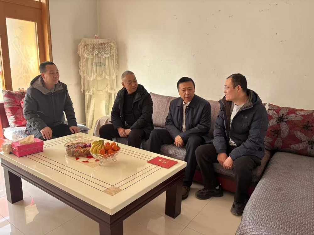 陜煤建設澄合分公司：春節(jié)慰問暖人心 黨內(nèi)關(guān)懷顯真情