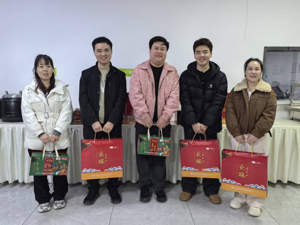 陜煤建設(shè)礦建三公司開(kāi)展春節(jié)送溫暖系列活動(dòng)