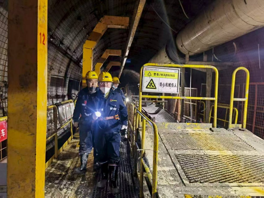 陜煤建設(shè)煤礦運(yùn)營(yíng)服務(wù)分公司：收心歸位拉滿弦 筑牢防線保開(kāi)工