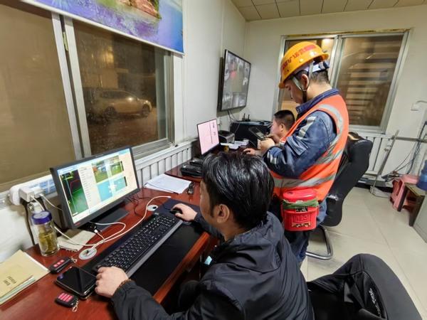 陜煤建設(shè)煤礦運(yùn)營(yíng)服務(wù)分公司：聞令而動(dòng)護(hù)穩(wěn)定 全力以赴筑防線