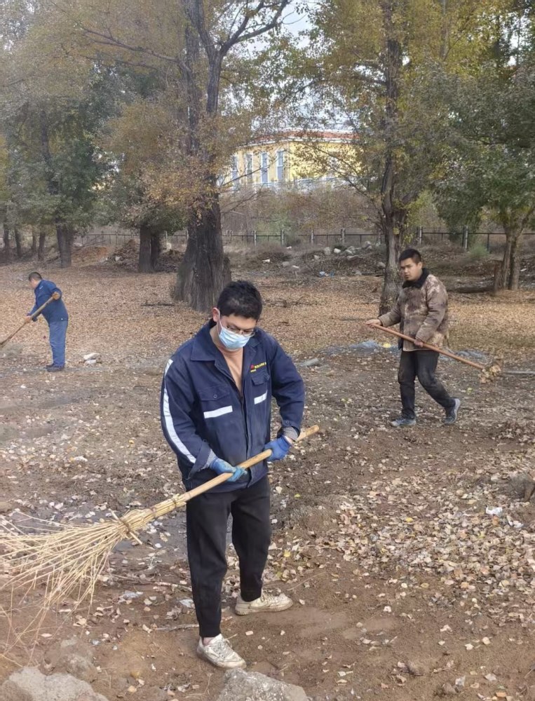 陜煤建設(shè)煤礦運(yùn)營(yíng)服務(wù)分公司：不負(fù)春光“植”新綠 且看廠區(qū)“綠”意濃